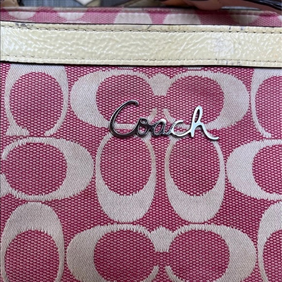 Authentic pink and cream Coach Signature Gallery Tote East/West Style # F17726 - Picture 2 of 8